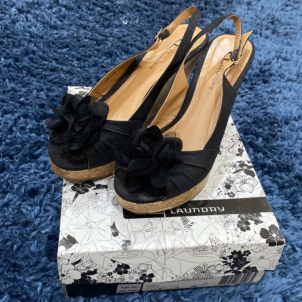 Chinese laundry organza rose silk black wedge Euro 40 Sz 9 With box